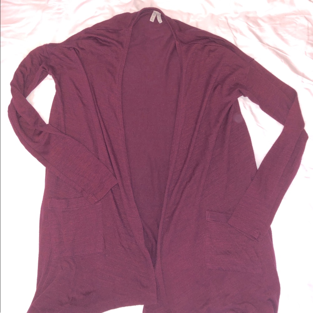 Maroon long cardigan with pockets
